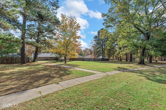 6128 N Weatherby Drive, Shreveport, LA 71129