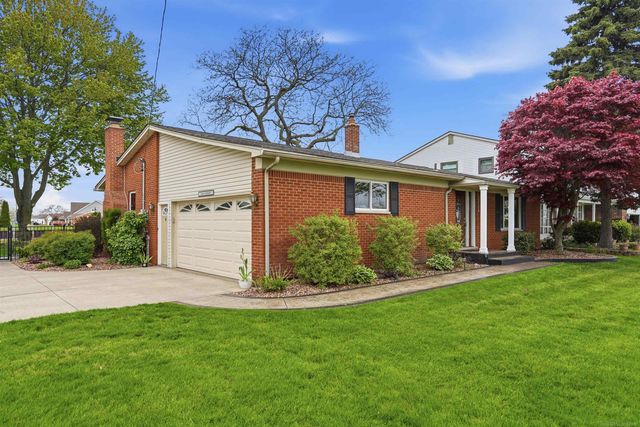 32160 S River Road, Harrison Twp, MI 48045