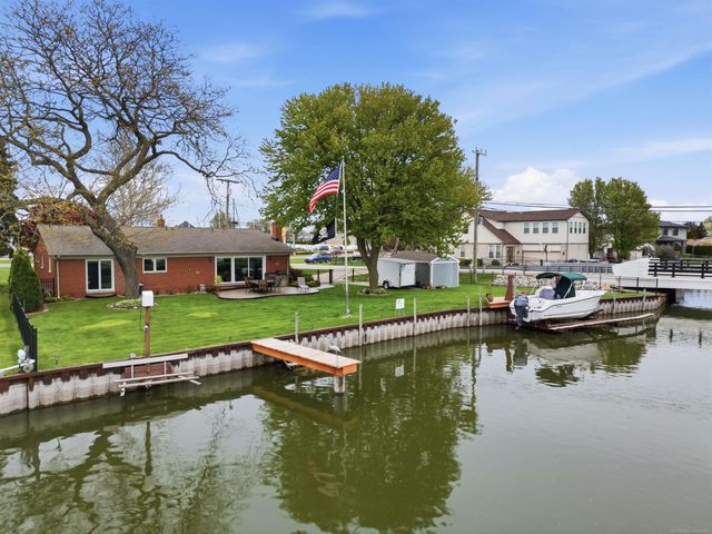 32160 S River Road, Harrison Twp, MI 48045