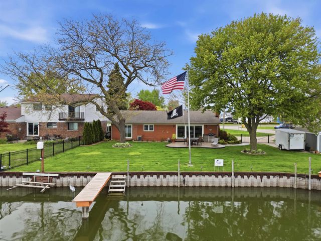 32160 S River Road, Harrison Twp, MI 48045