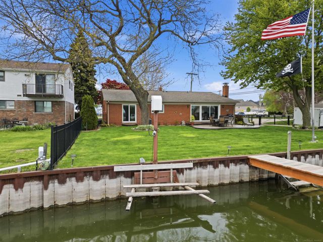 32160 S River Road, Harrison Twp, MI 48045