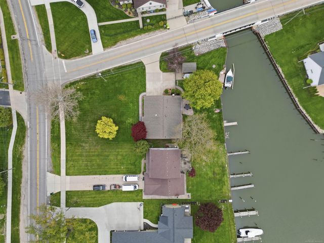 32160 S River Road, Harrison Twp, MI 48045
