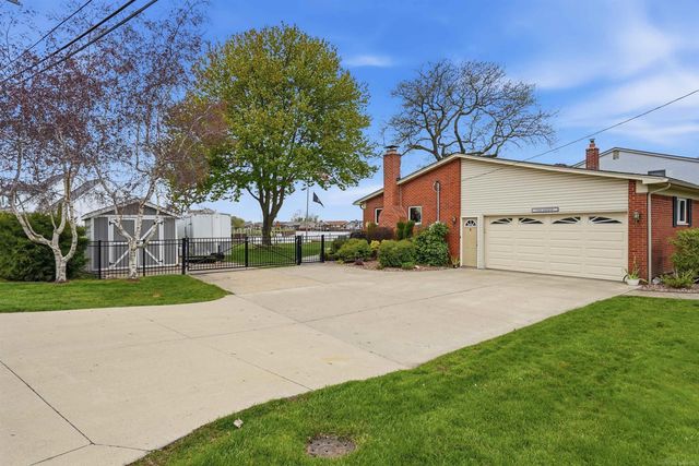 32160 S River Road, Harrison Twp, MI 48045