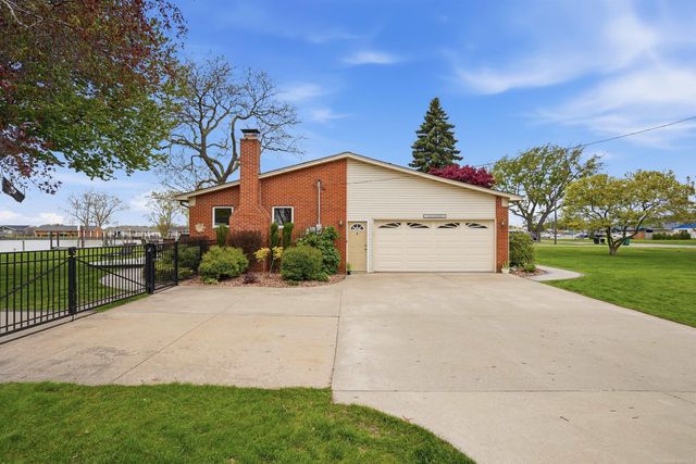 32160 S River Road, Harrison Twp, MI 48045