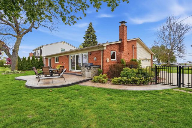 32160 S River Road, Harrison Twp, MI 48045