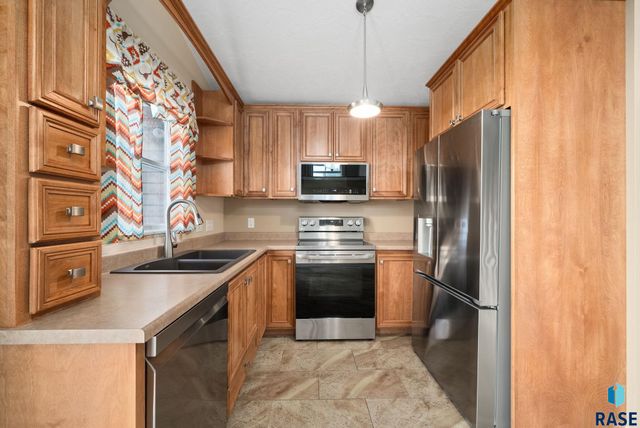 5404 W Chelsea Dr Drive, Sioux Falls, SD 57106