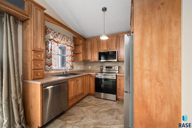 5404 W Chelsea Dr Drive, Sioux Falls, SD 57106