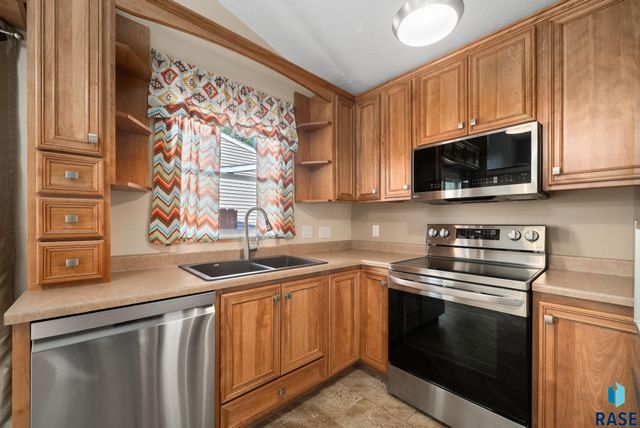 5404 W Chelsea Dr Drive, Sioux Falls, SD 57106