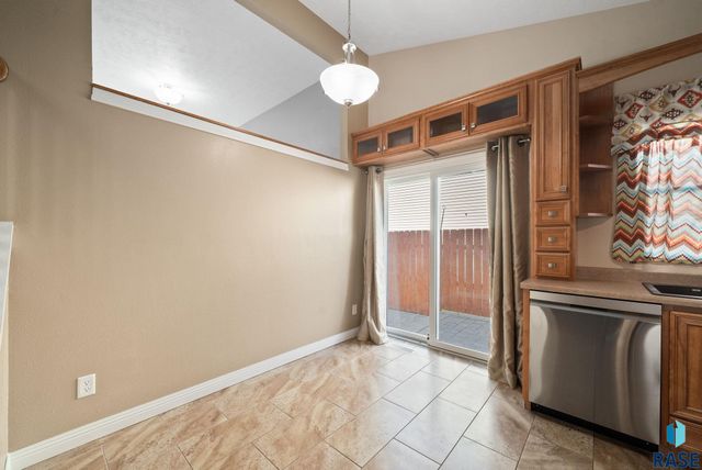 5404 W Chelsea Dr Drive, Sioux Falls, SD 57106