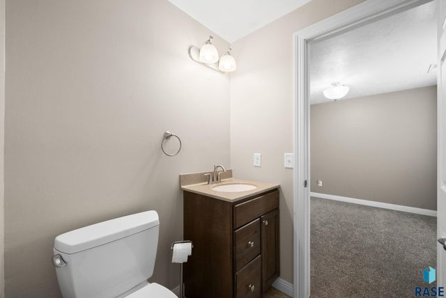5404 W Chelsea Dr Drive, Sioux Falls, SD 57106