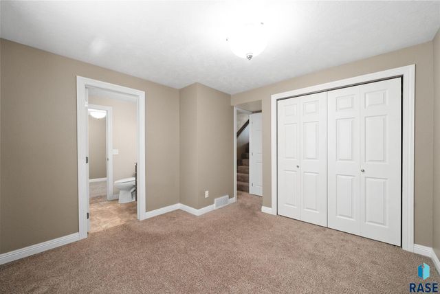 5404 W Chelsea Dr Drive, Sioux Falls, SD 57106