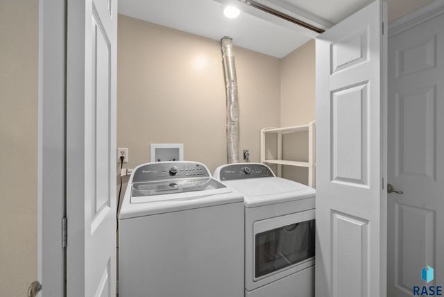5404 W Chelsea Dr Drive, Sioux Falls, SD 57106