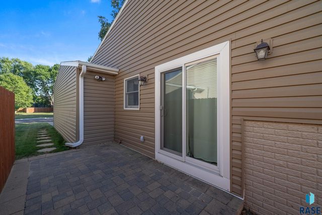5404 W Chelsea Dr Drive, Sioux Falls, SD 57106