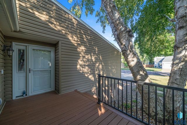 5404 W Chelsea Dr Drive, Sioux Falls, SD 57106