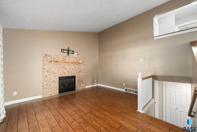 5404 W Chelsea Dr Drive, Sioux Falls, SD 57106