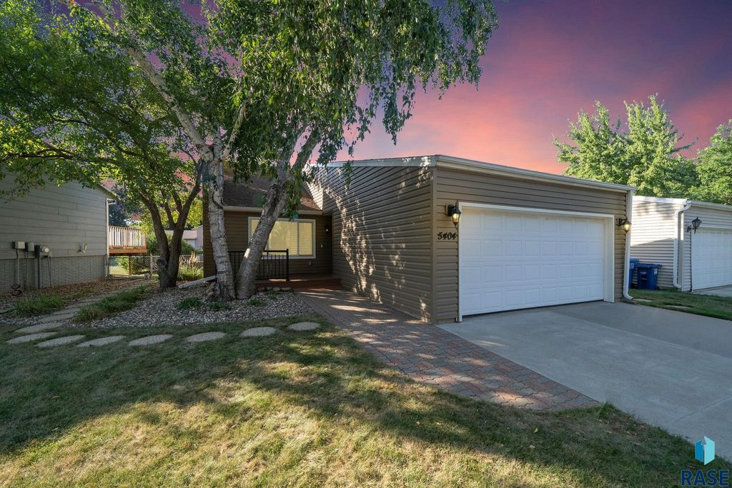 5404 W Chelsea Dr Drive, Sioux Falls, SD 57106