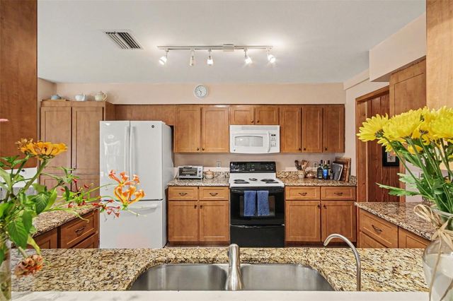 284 CLEARVIEW ROAD, Oviedo, FL 32766