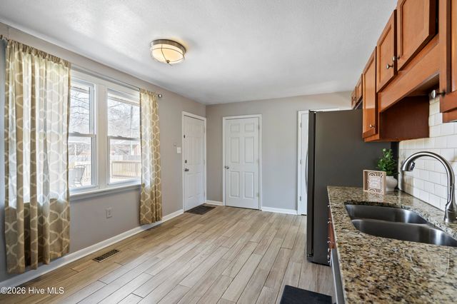 609 Forest Grove Avenue, Jacksonville, NC 28540