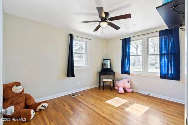 609 Forest Grove Avenue, Jacksonville, NC 28540