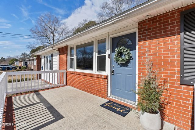 609 Forest Grove Avenue, Jacksonville, NC 28540