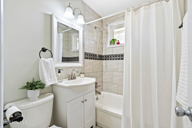 609 Forest Grove Avenue, Jacksonville, NC 28540