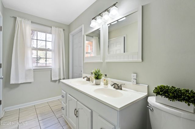 609 Forest Grove Avenue, Jacksonville, NC 28540