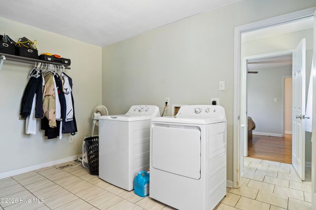 609 Forest Grove Avenue, Jacksonville, NC 28540