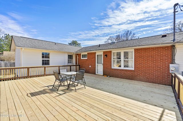 609 Forest Grove Avenue, Jacksonville, NC 28540