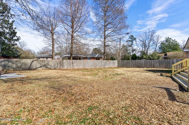 609 Forest Grove Avenue, Jacksonville, NC 28540