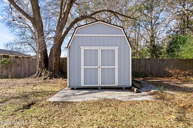 609 Forest Grove Avenue, Jacksonville, NC 28540