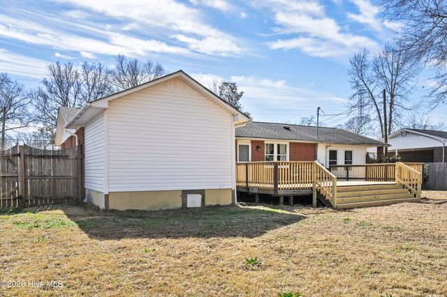 609 Forest Grove Avenue, Jacksonville, NC 28540