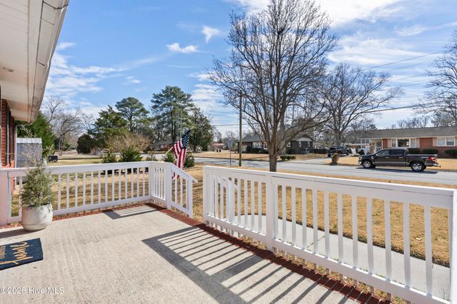 609 Forest Grove Avenue, Jacksonville, NC 28540