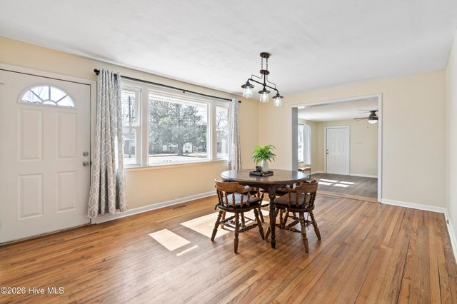 609 Forest Grove Avenue, Jacksonville, NC 28540