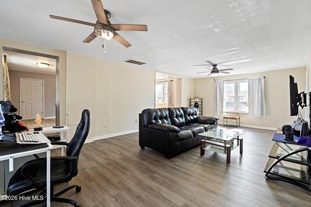 609 Forest Grove Avenue, Jacksonville, NC 28540