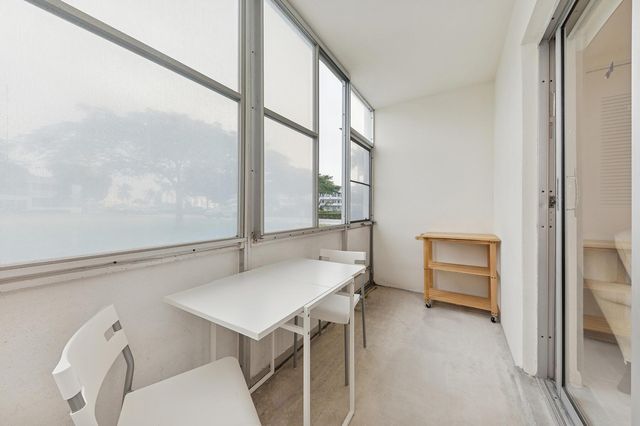 116 Windsor F, West Palm Beach, FL 33417