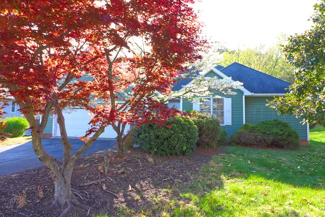 5630 Spring Meadow DR, Roanoke, VA 24018
