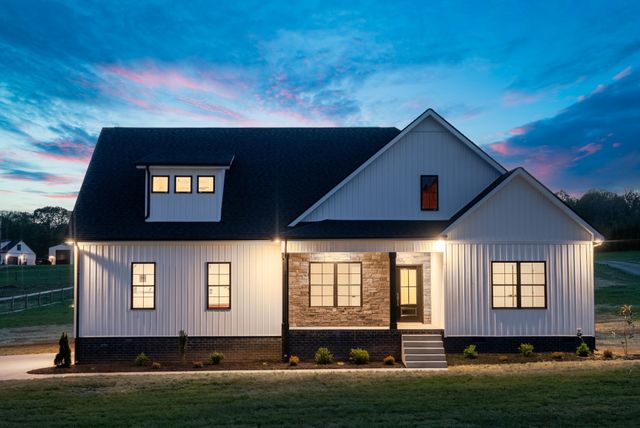 3860 Chapel Hill Rd, Clarksville, TN 37040