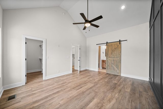 3860 Chapel Hill Rd, Clarksville, TN 37040