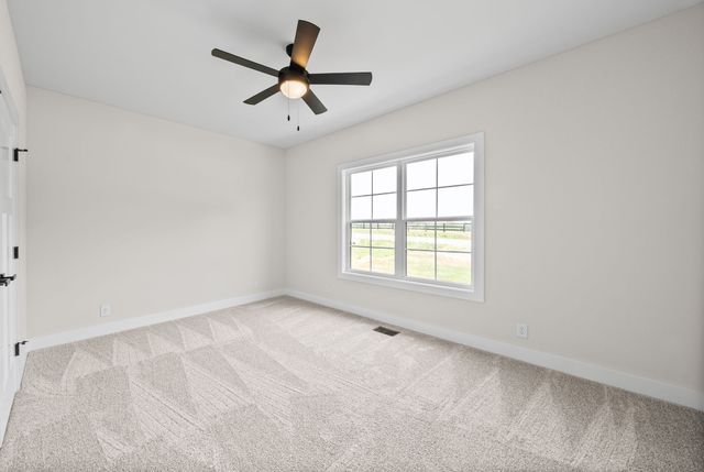 3860 Chapel Hill Rd, Clarksville, TN 37040