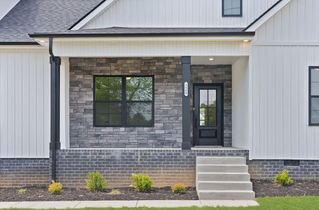 3860 Chapel Hill Rd, Clarksville, TN 37040