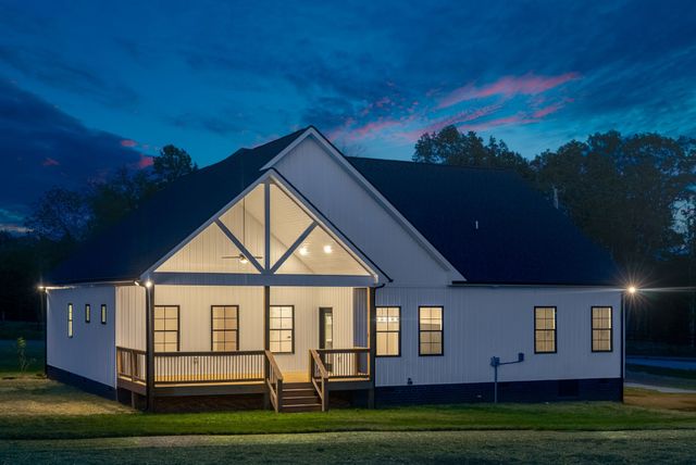 3860 Chapel Hill Rd, Clarksville, TN 37040