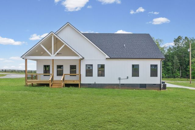 3860 Chapel Hill Rd, Clarksville, TN 37040