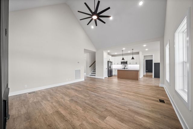 3860 Chapel Hill Rd, Clarksville, TN 37040