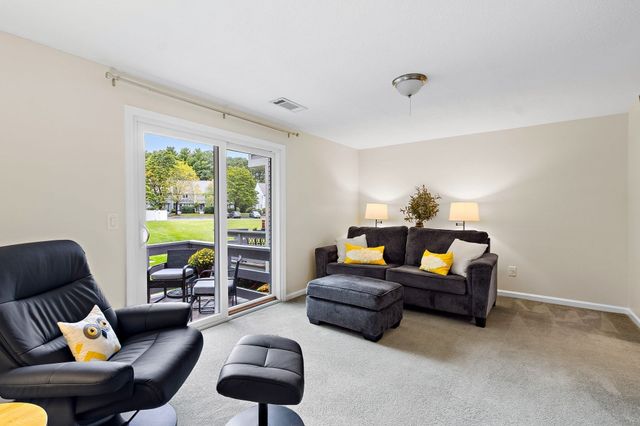 221 Maple Brook Rd 221, Bellingham, MA 02019