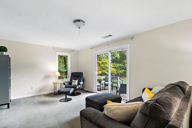 221 Maple Brook Rd 221, Bellingham, MA 02019
