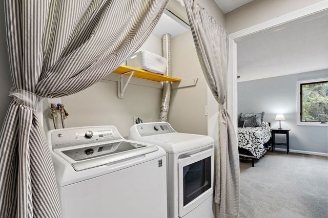 221 Maple Brook Rd 221, Bellingham, MA 02019