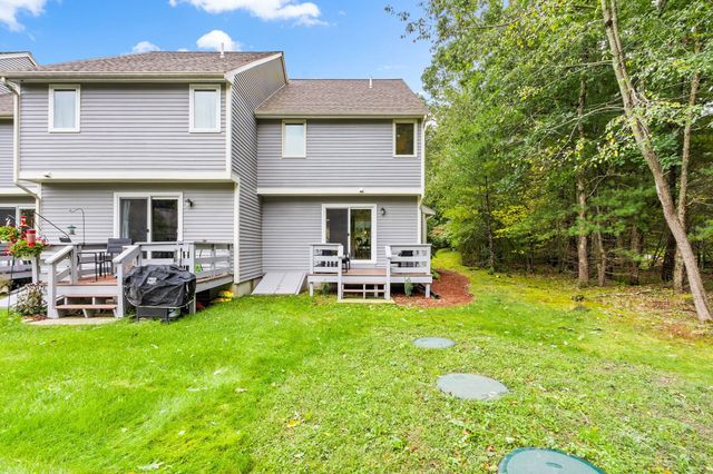 221 Maple Brook Rd 221, Bellingham, MA 02019