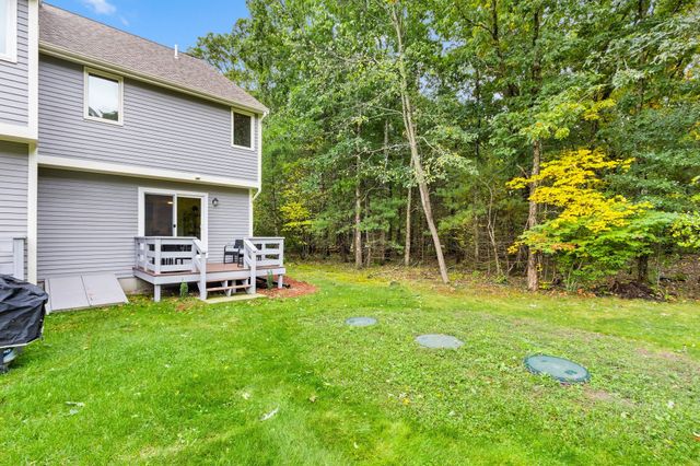 221 Maple Brook Rd 221, Bellingham, MA 02019