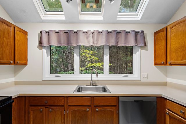 221 Maple Brook Rd 221, Bellingham, MA 02019