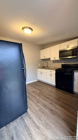 351 Overhill Dr Unit B, San Antonio, TX 78228